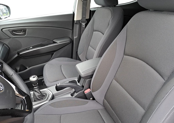 SsangYong Tivoli cena 97999 przebieg: 1, rok produkcji 2023 z Lubniewice małe 154